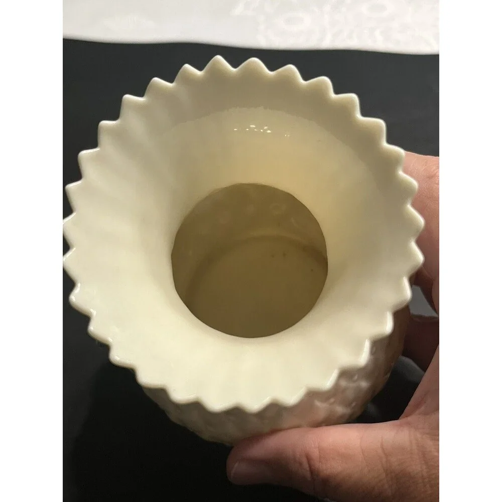 Belleek vtg thistle